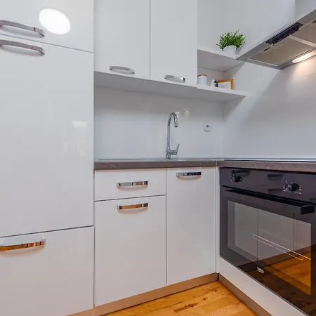 Lu Benica Apartman *