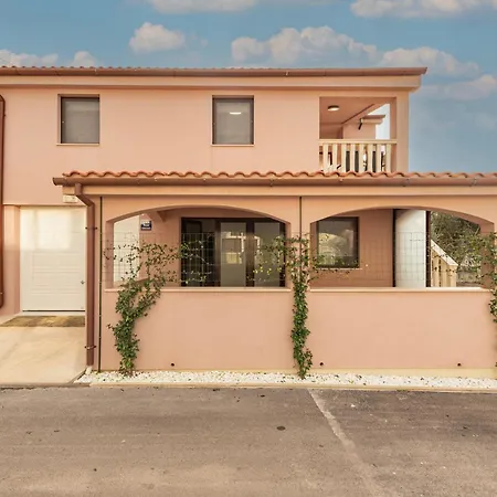Apartment Lu Benica *