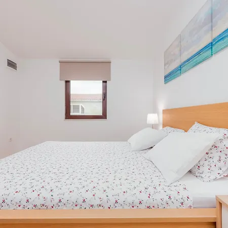 Lu Benica Apartmán Vir